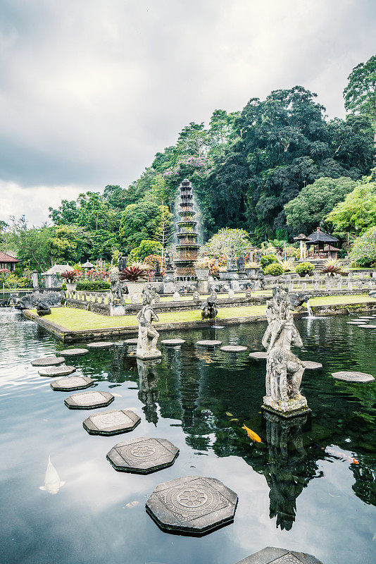 美丽的Tirta Gangga寺庙或水庙，巴厘岛，印度尼西亚